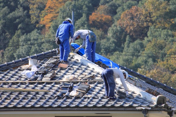 雨漏り修理の方法は？費用相場や原因と予防法についてご紹介サムネイル